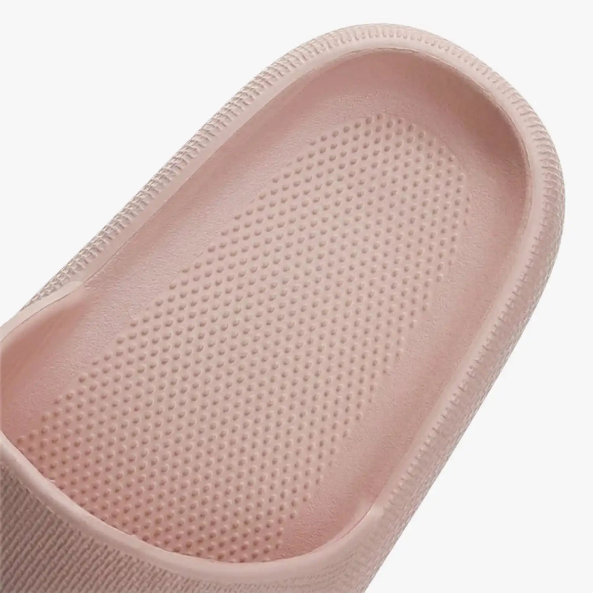 Slappys Cloud Slides in Rosa – Detailansicht des ergonomischen, weichen Fußbetts